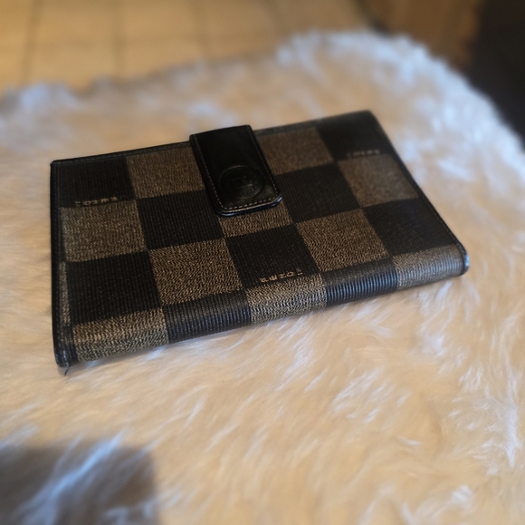 Authentic Fendi wallet - Picture 2 of 11